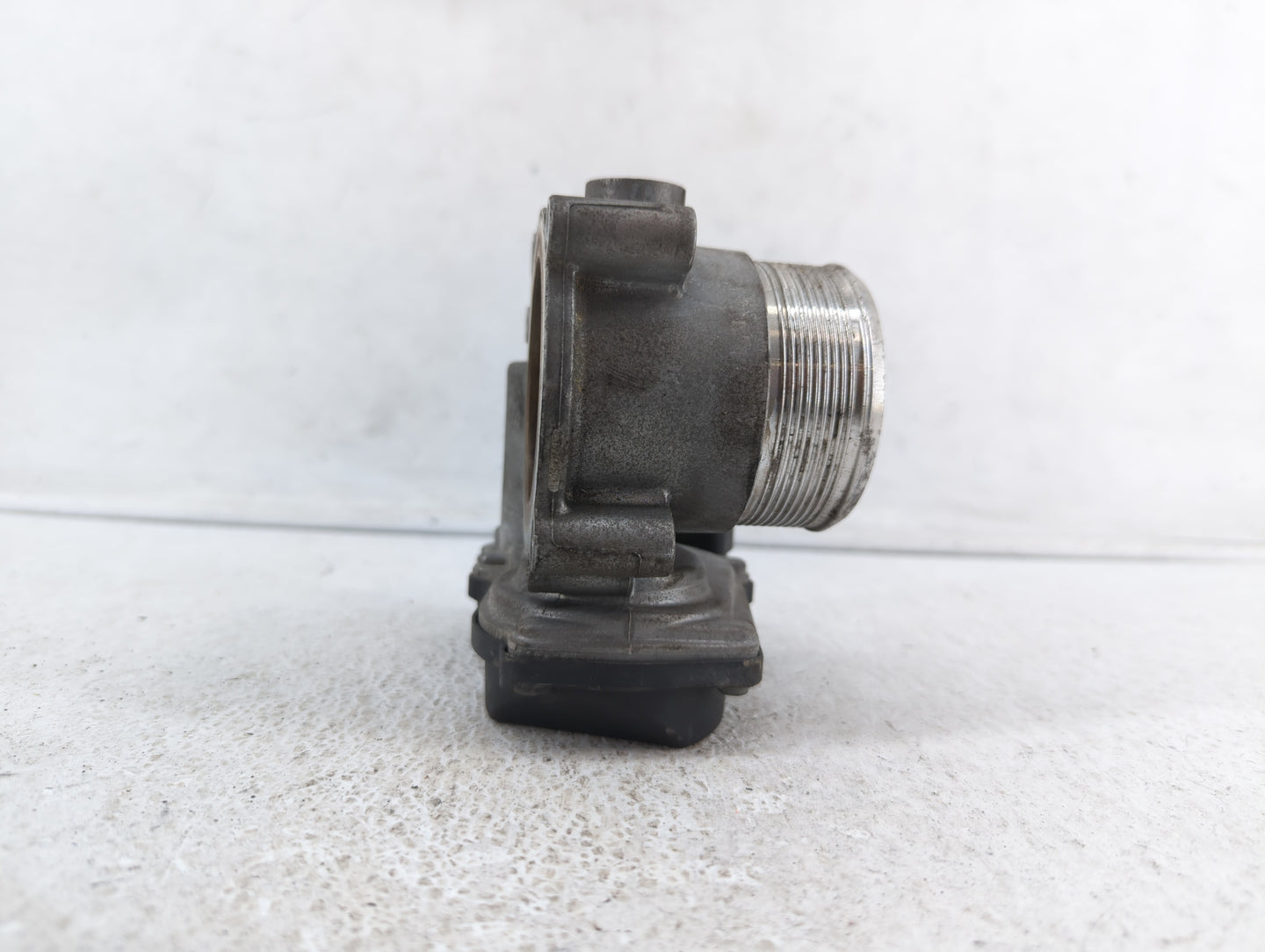 2007-2016 Volkswagen Eos Throttle Body P/N:06F 133 062 G 06F 133 062 Q Fits OEM Used Auto Parts - Oemusedautoparts1.com