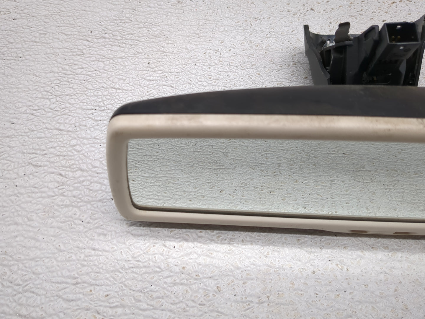 2010-2014 Volkswagen Golf Interior Rear View Mirror Replacement OEM P/N:7N0 857 511 Fits OEM Used Auto Parts - Oemusedautopa