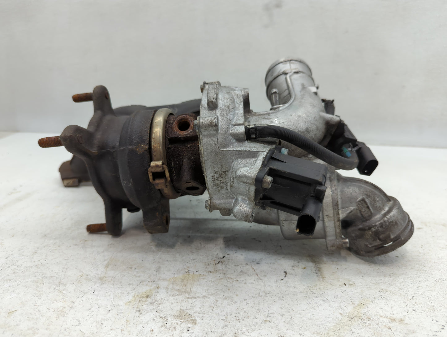 2008-2014 Volkswagen Gti Air Intake Manifold P/N:86J 145 313 K JH5 IT 000 Fits OEM Used Auto Parts - Oemusedautoparts1.com
