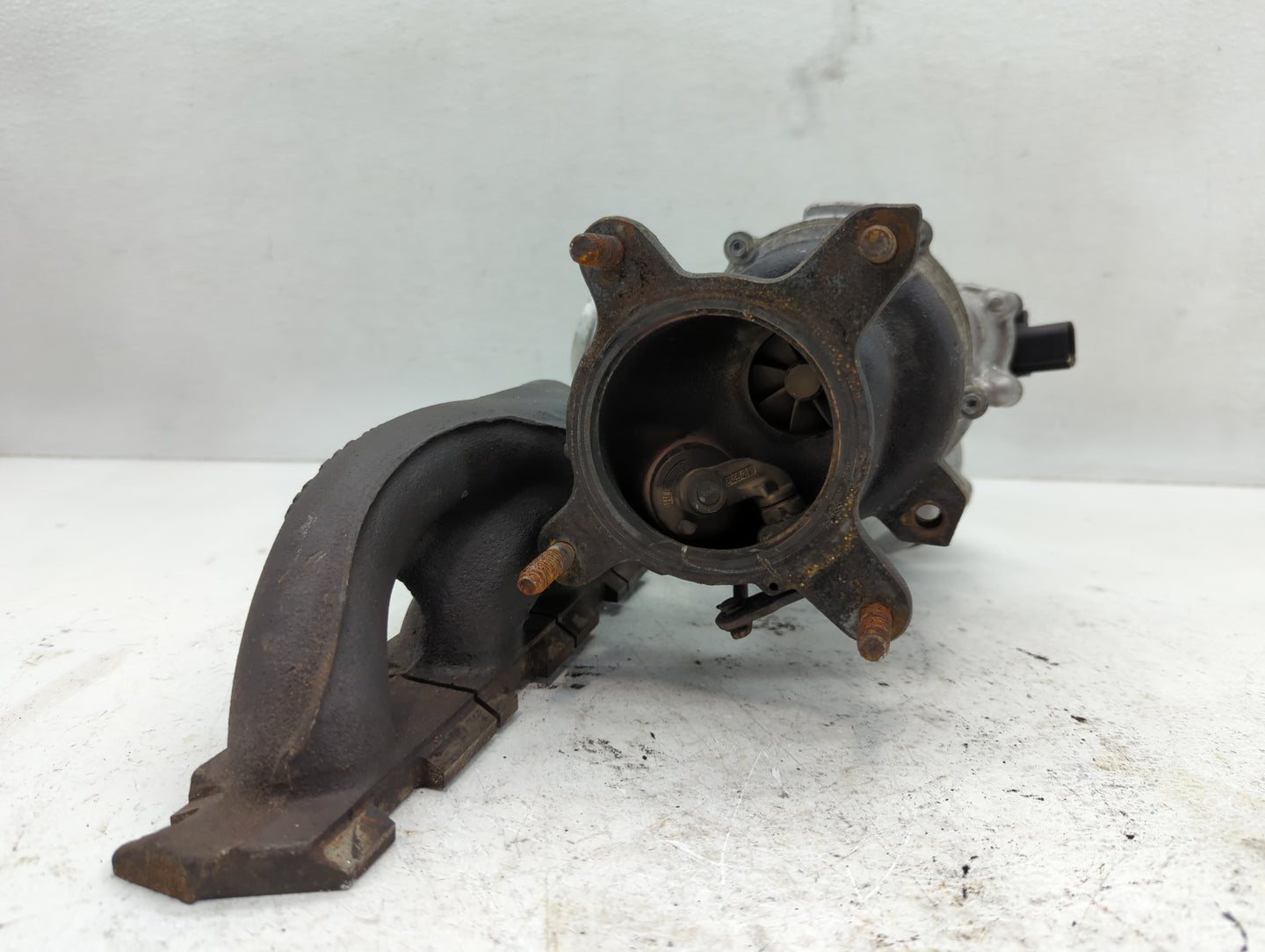 2008-2014 Volkswagen Gti Air Intake Manifold P/N:86J 145 313 K JH5 IT 000 Fits OEM Used Auto Parts - Oemusedautoparts1.com