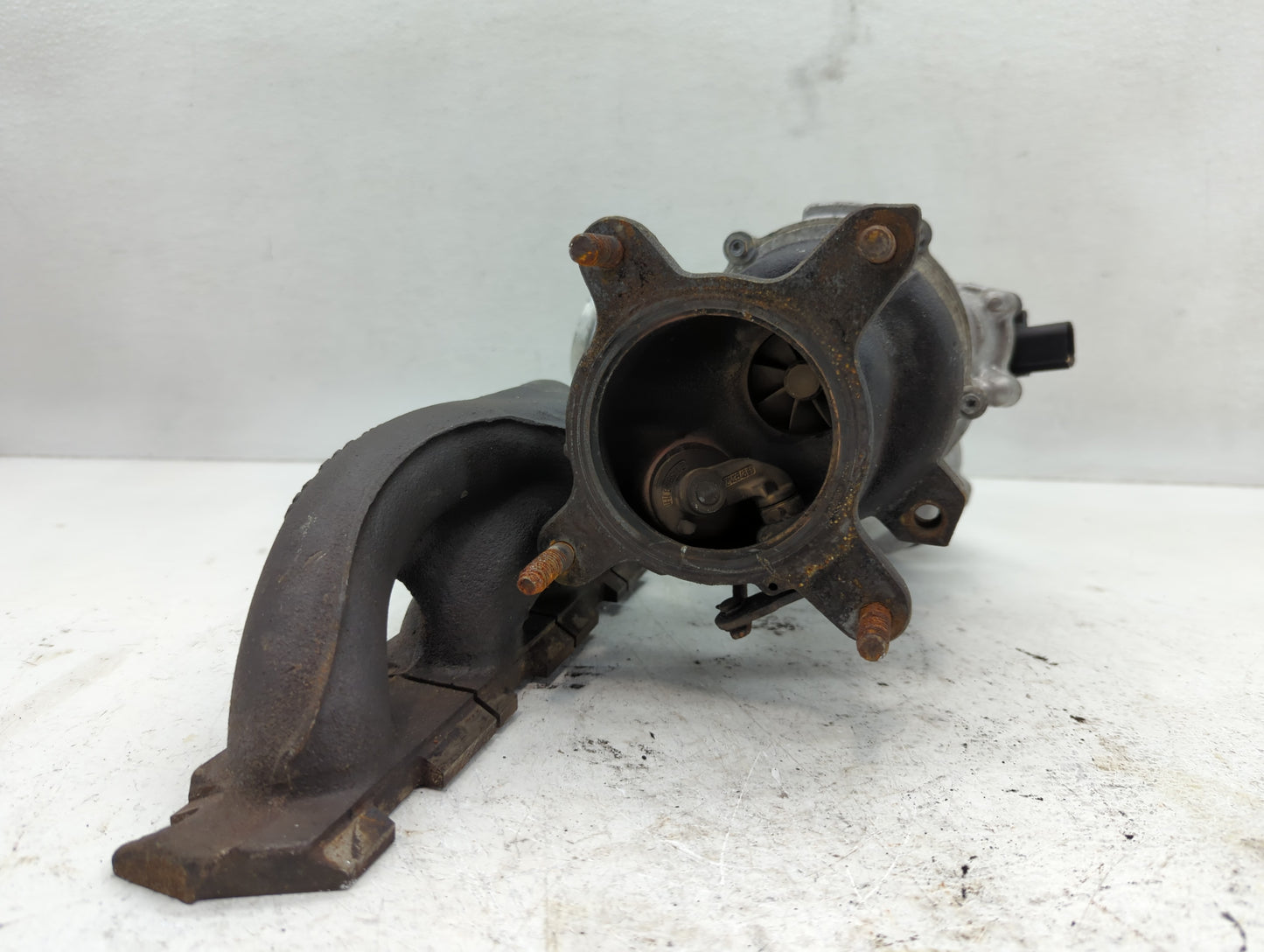2008-2014 Volkswagen Gti Air Intake Manifold P/N:86J 145 313 K JH5 IT 000 Fits OEM Used Auto Parts - Oemusedautoparts1.com