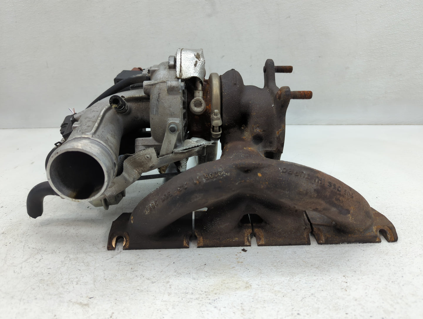 2008-2014 Volkswagen Gti Air Intake Manifold P/N:JH5 IT 000 Fits Fits 2008 2009 2010 2011 2012 2013 2014 2015 2016 2017 2018