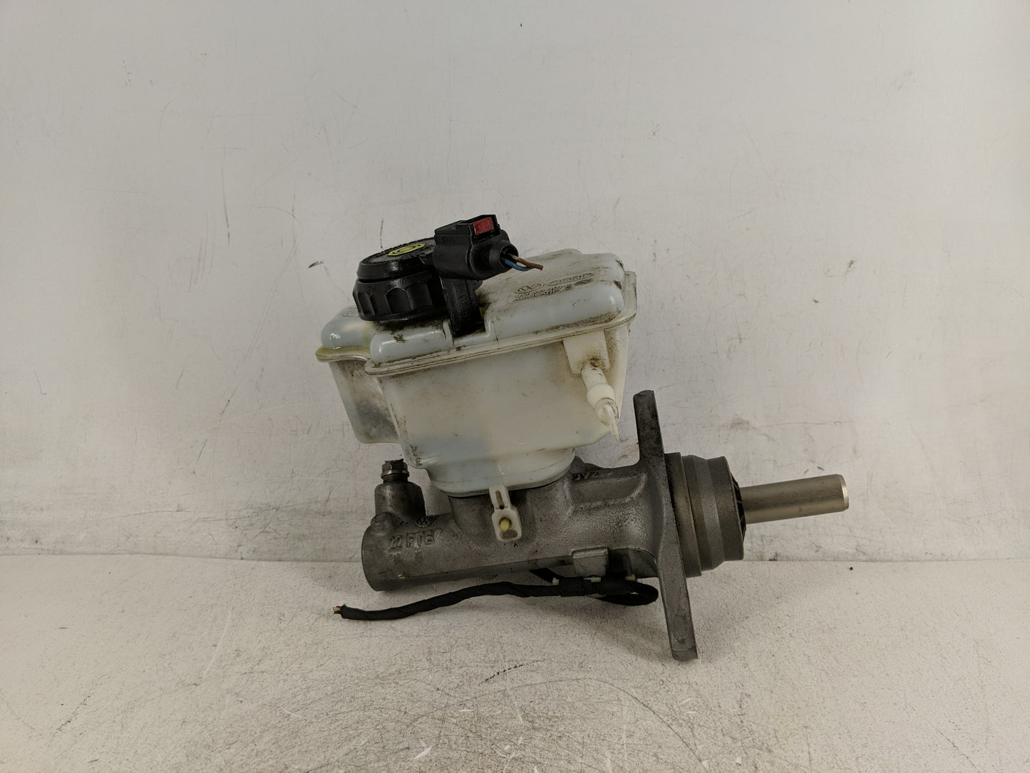 2009-2018 Volkswagen Jetta Brake Master Cylinder - Oemusedautoparts1.com