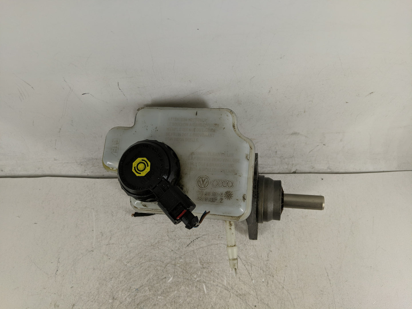 2009-2018 Volkswagen Jetta Brake Master Cylinder - Oemusedautoparts1.com