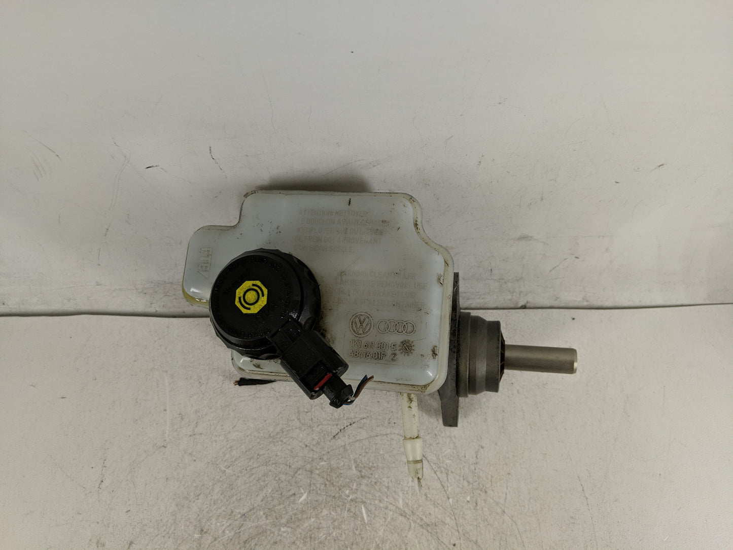 2009-2018 Volkswagen Jetta Brake Master Cylinder - Oemusedautoparts1.com