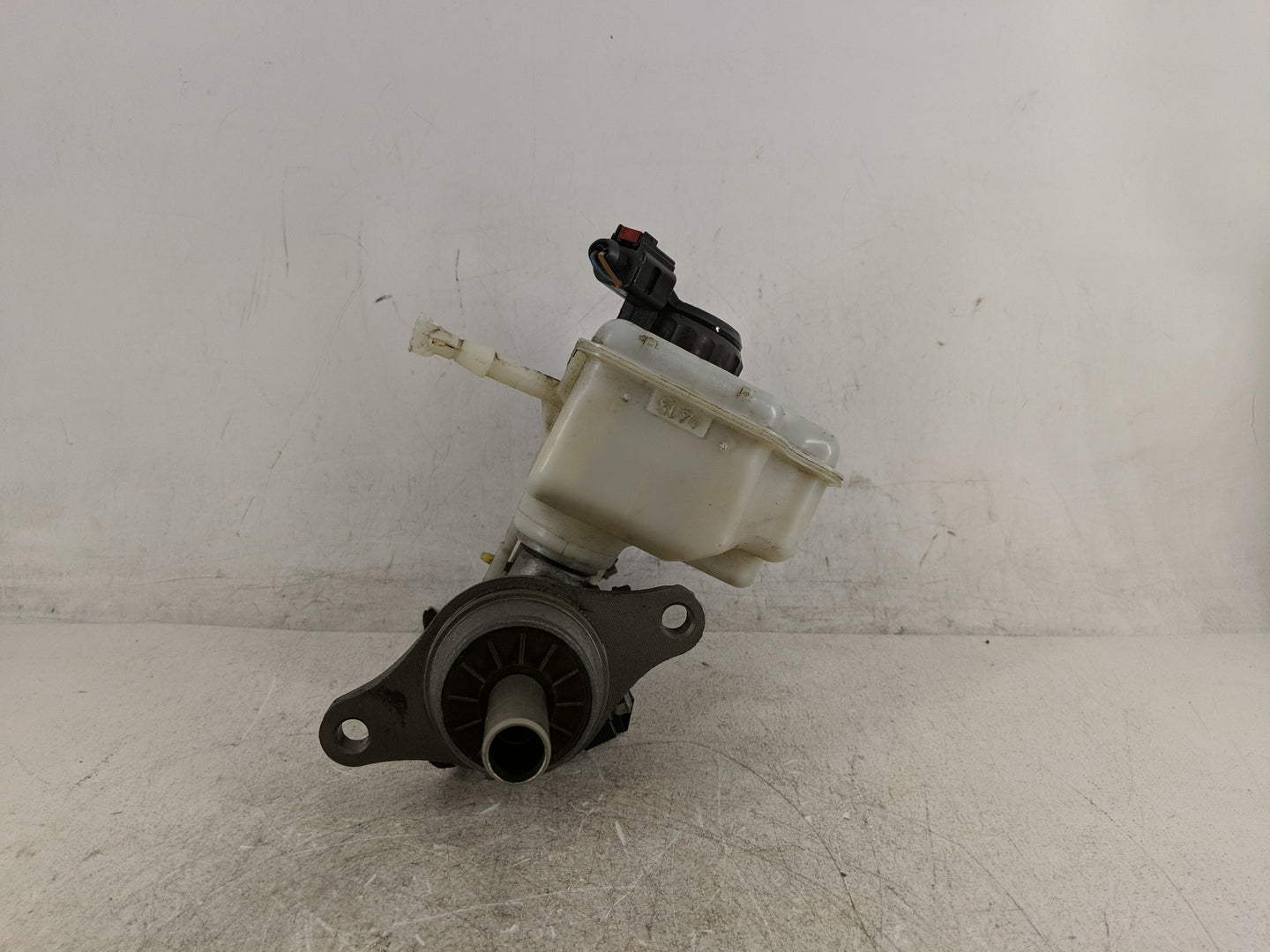 2009-2018 Volkswagen Jetta Brake Master Cylinder - Oemusedautoparts1.com