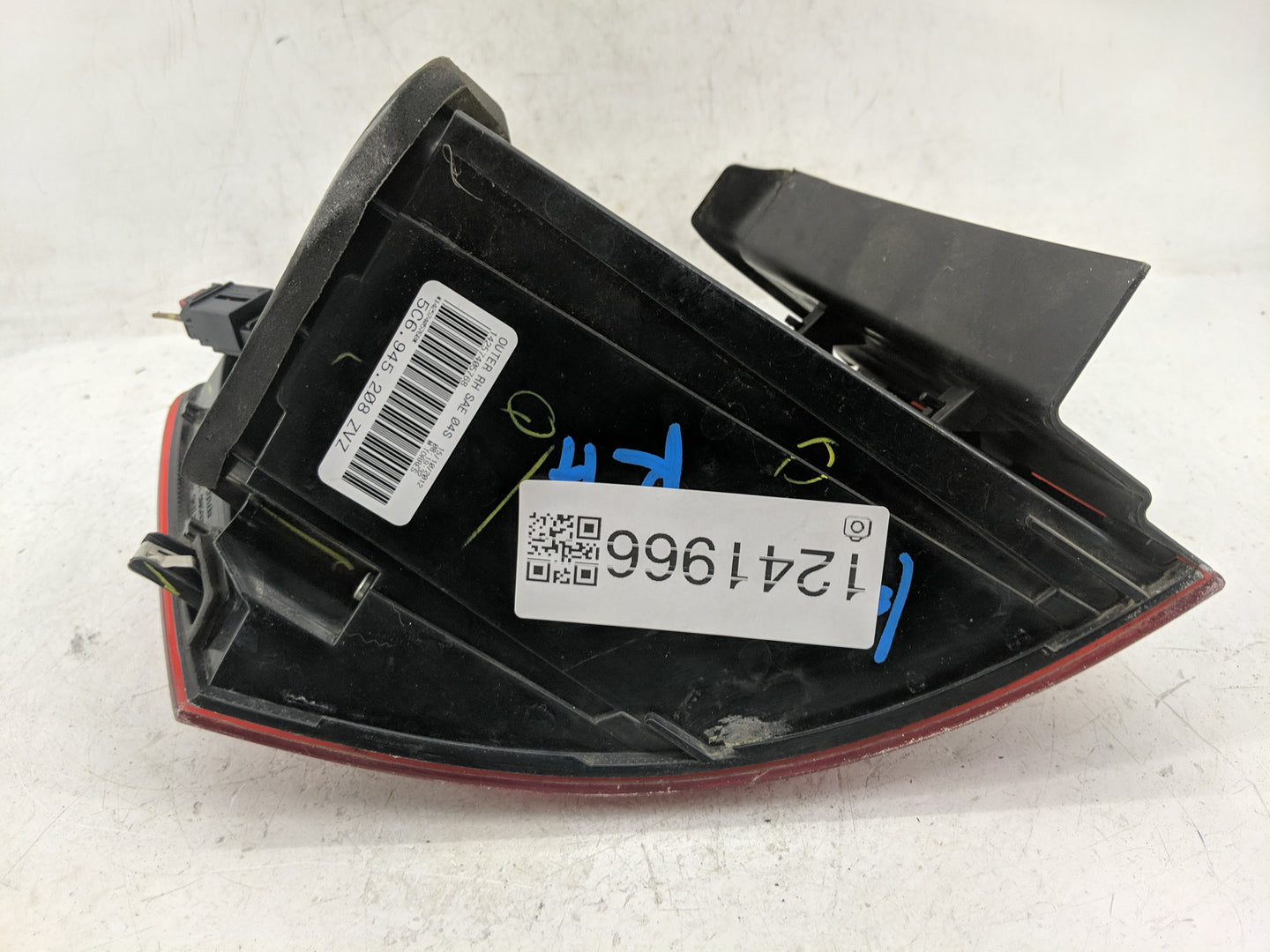 2012-2016 Volkswagen Jetta Tail Light Assembly Passenger Right OEM Fits Fits 2012 2013 2014 2016 OEM Used Auto Parts - Oemus