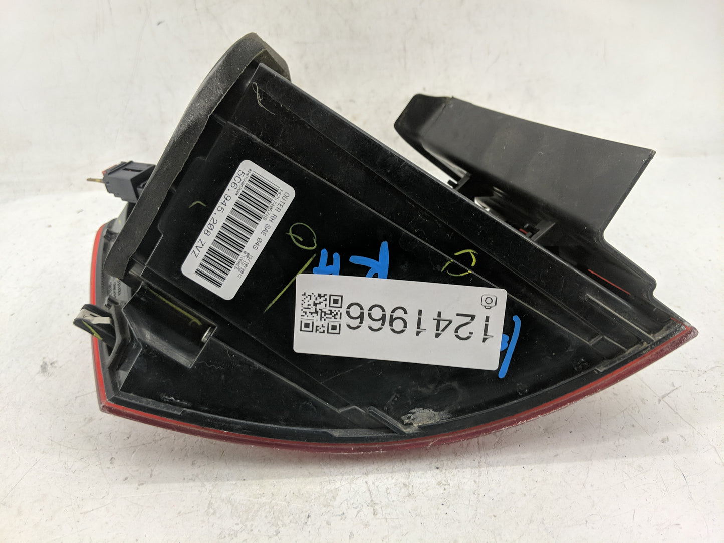 2012-2016 Volkswagen Jetta Tail Light Assembly Passenger Right OEM Fits Fits 2012 2013 2014 2016 OEM Used Auto Parts - Oemus