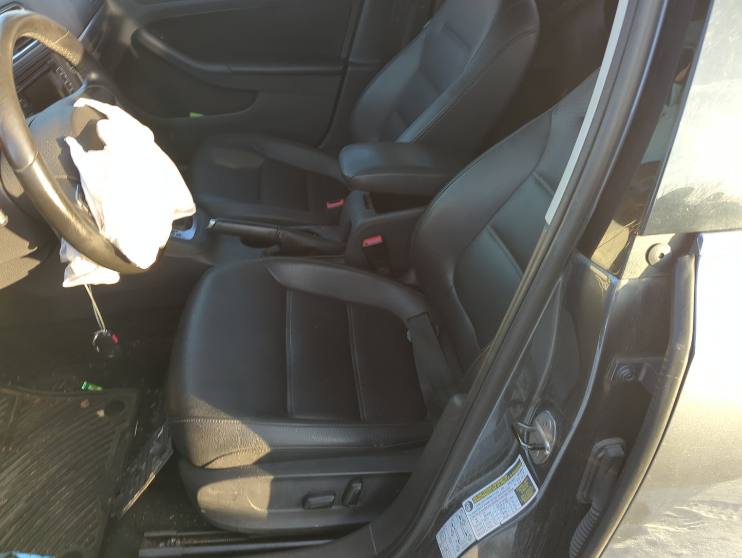 2012-2014 Volkswagen Jetta Driver Front Seat Oem - Oemusedautoparts1.com