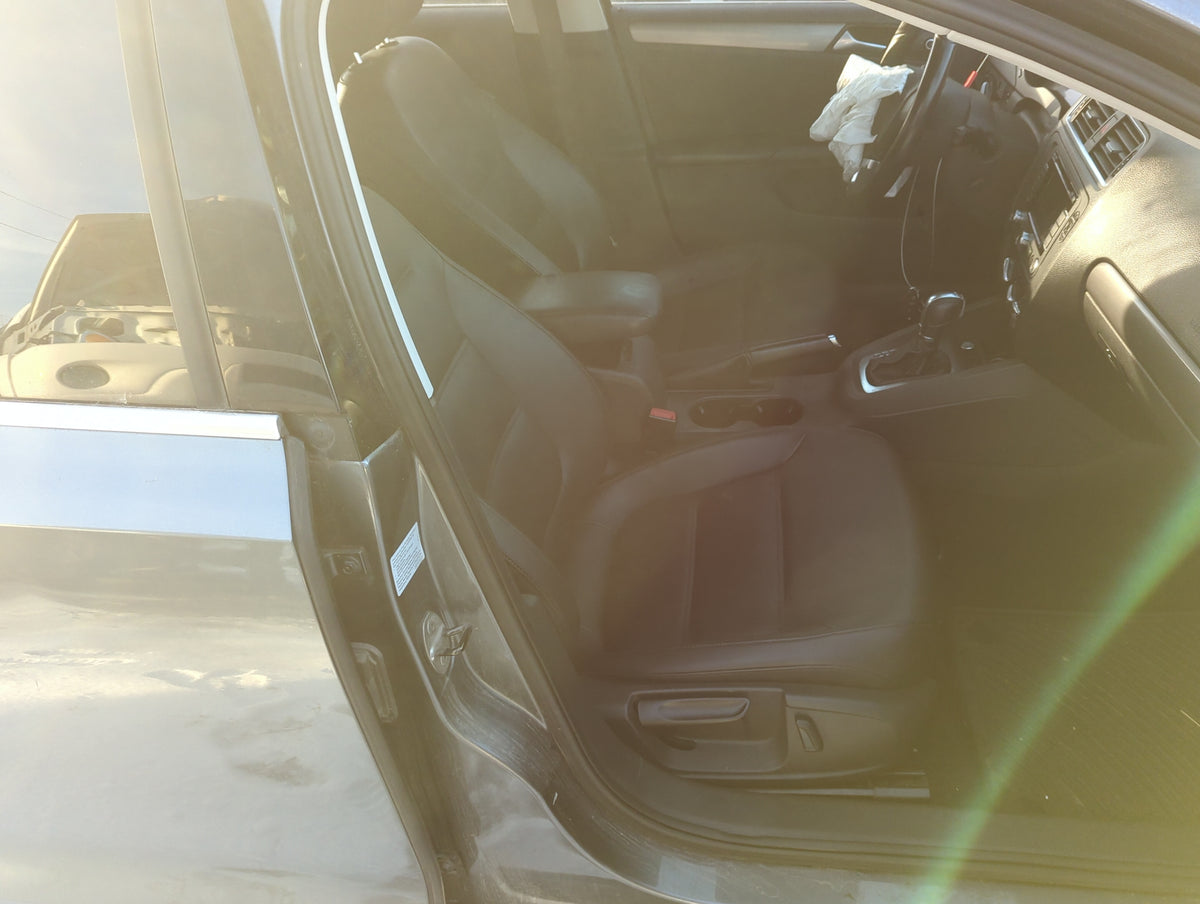 2011-2017 Volkswagen Jetta Passenger Front Seat Oem - Oemusedautoparts1.com