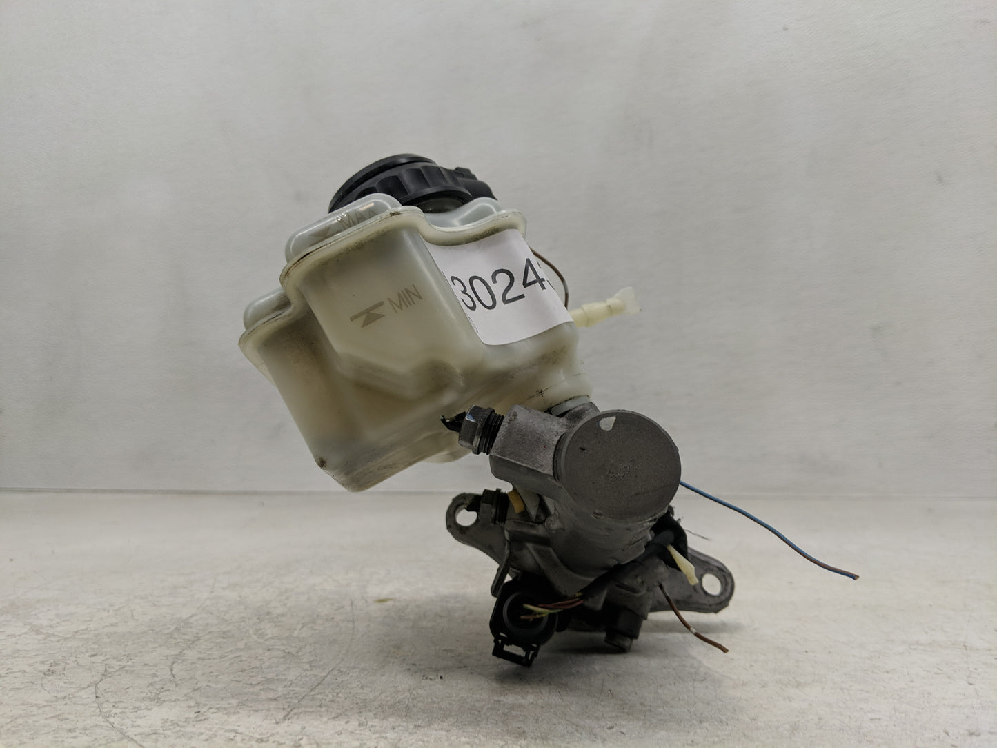2009-2018 Volkswagen Jetta Brake Master Cylinder - Oemusedautoparts1.com