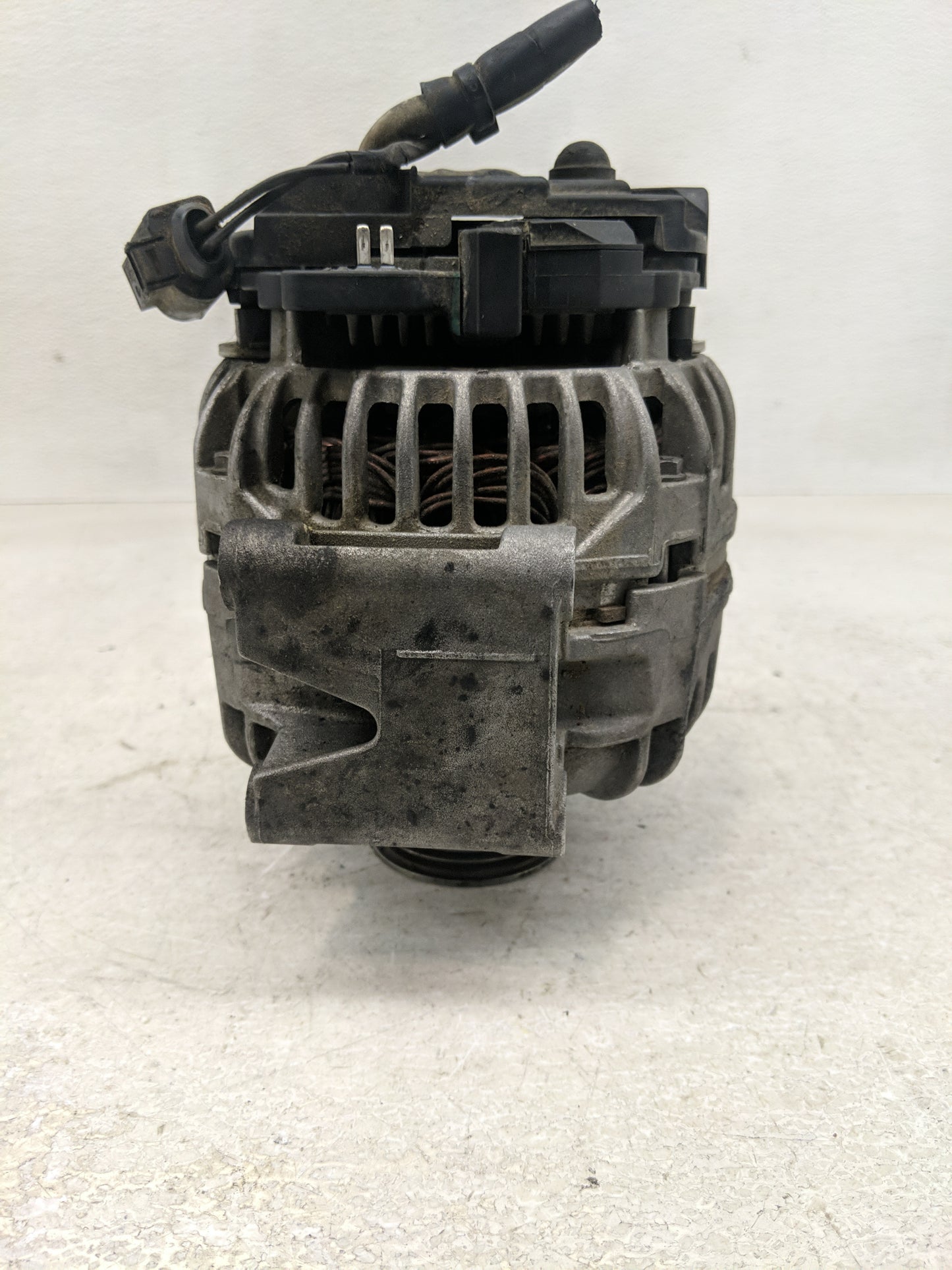 2005-2016 Volkswagen Jetta Alternator Replacement Generator Charging Assembly Engine OEM Fits OEM Used Auto Parts - Oemuseda