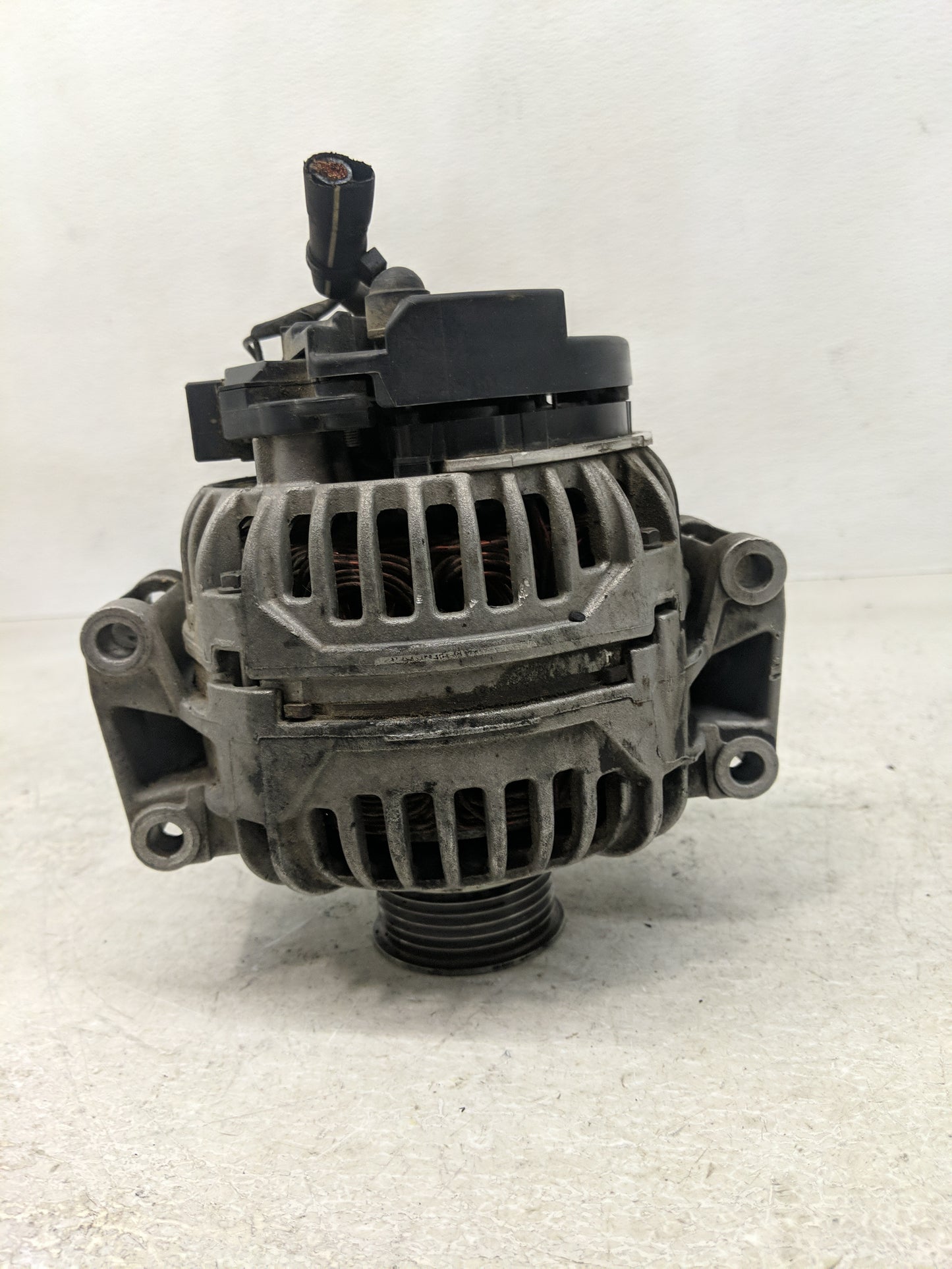2005-2016 Volkswagen Jetta Alternator Replacement Generator Charging Assembly Engine OEM Fits OEM Used Auto Parts - Oemuseda