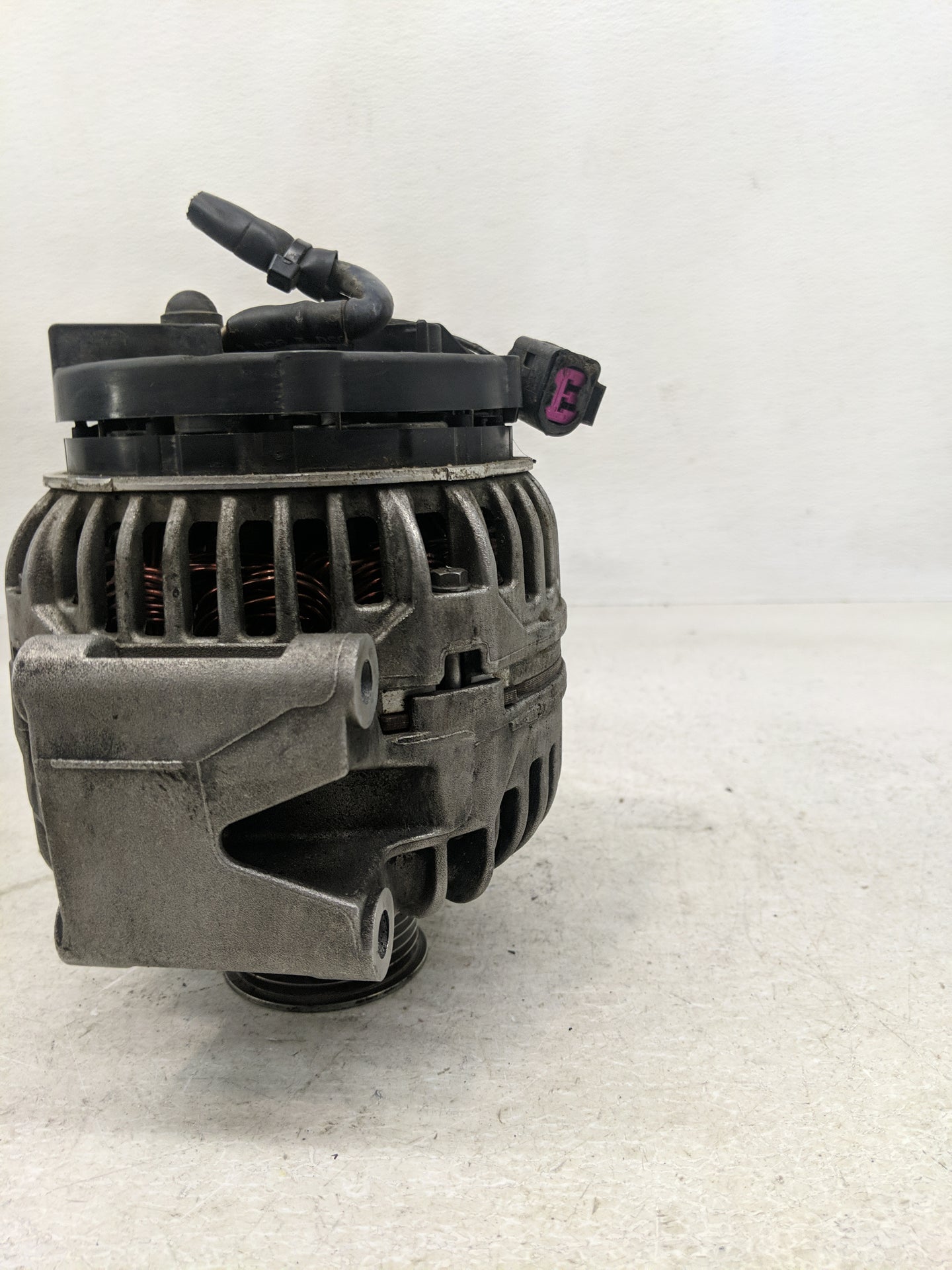 2005-2016 Volkswagen Jetta Alternator Replacement Generator Charging Assembly Engine OEM Fits OEM Used Auto Parts - Oemuseda