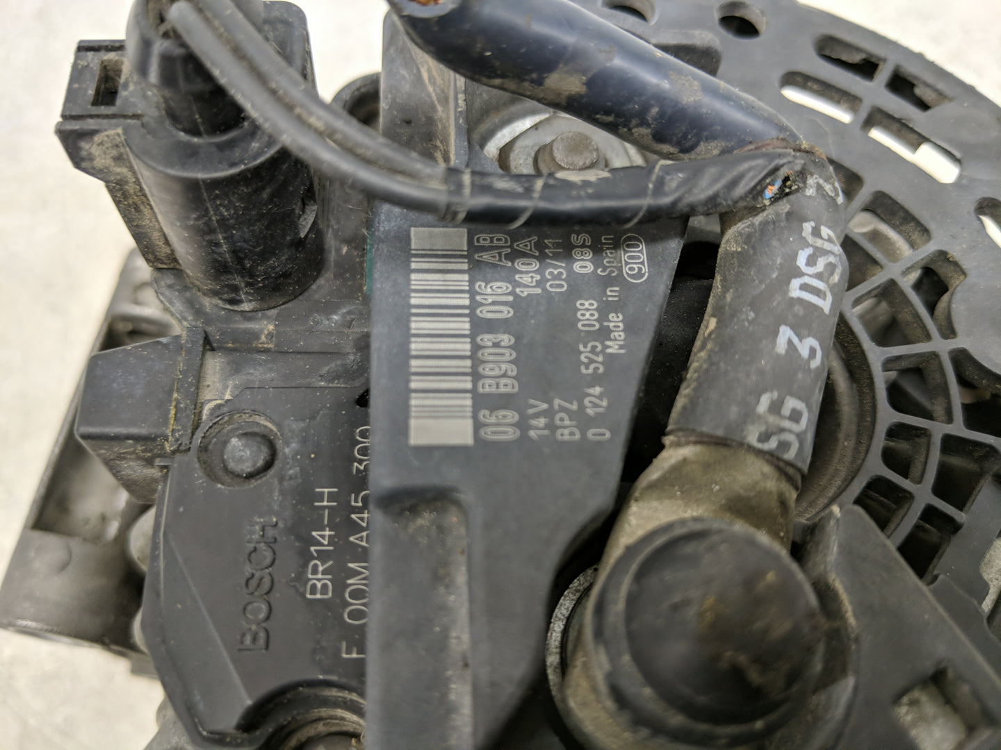 2005-2016 Volkswagen Jetta Alternator Replacement Generator Charging Assembly Engine OEM P/N:06 B903 016 AB Fits OEM Used Au