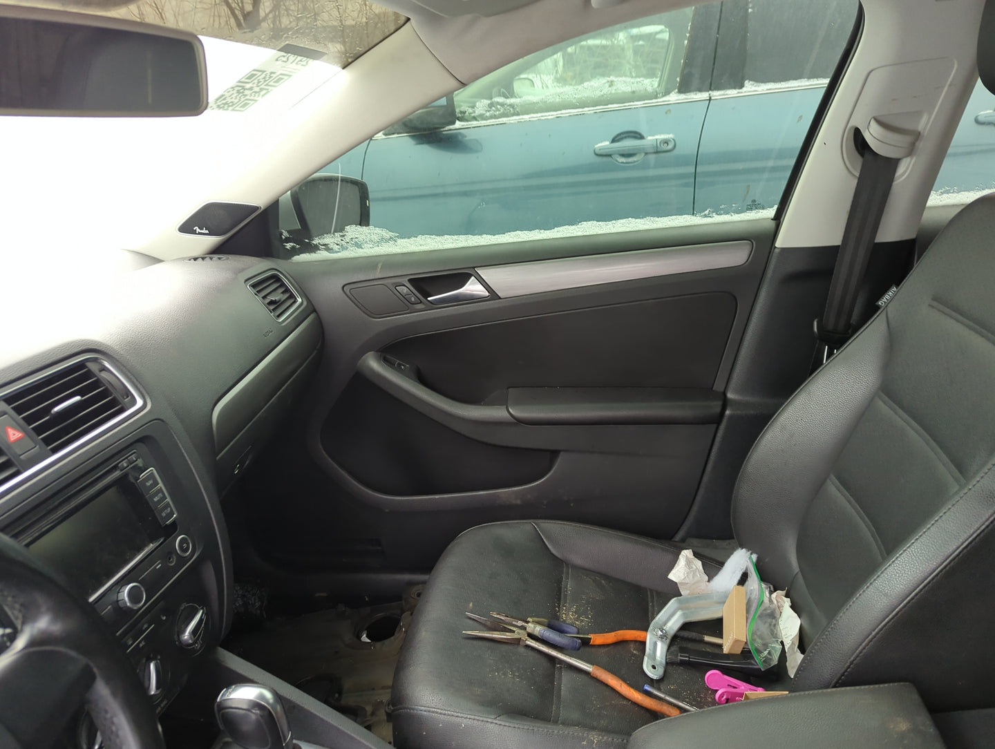 2013 Volkswagen Jetta Front Right Passenger Interior Door Panel Trim 1353665 - Oemusedautoparts1.com