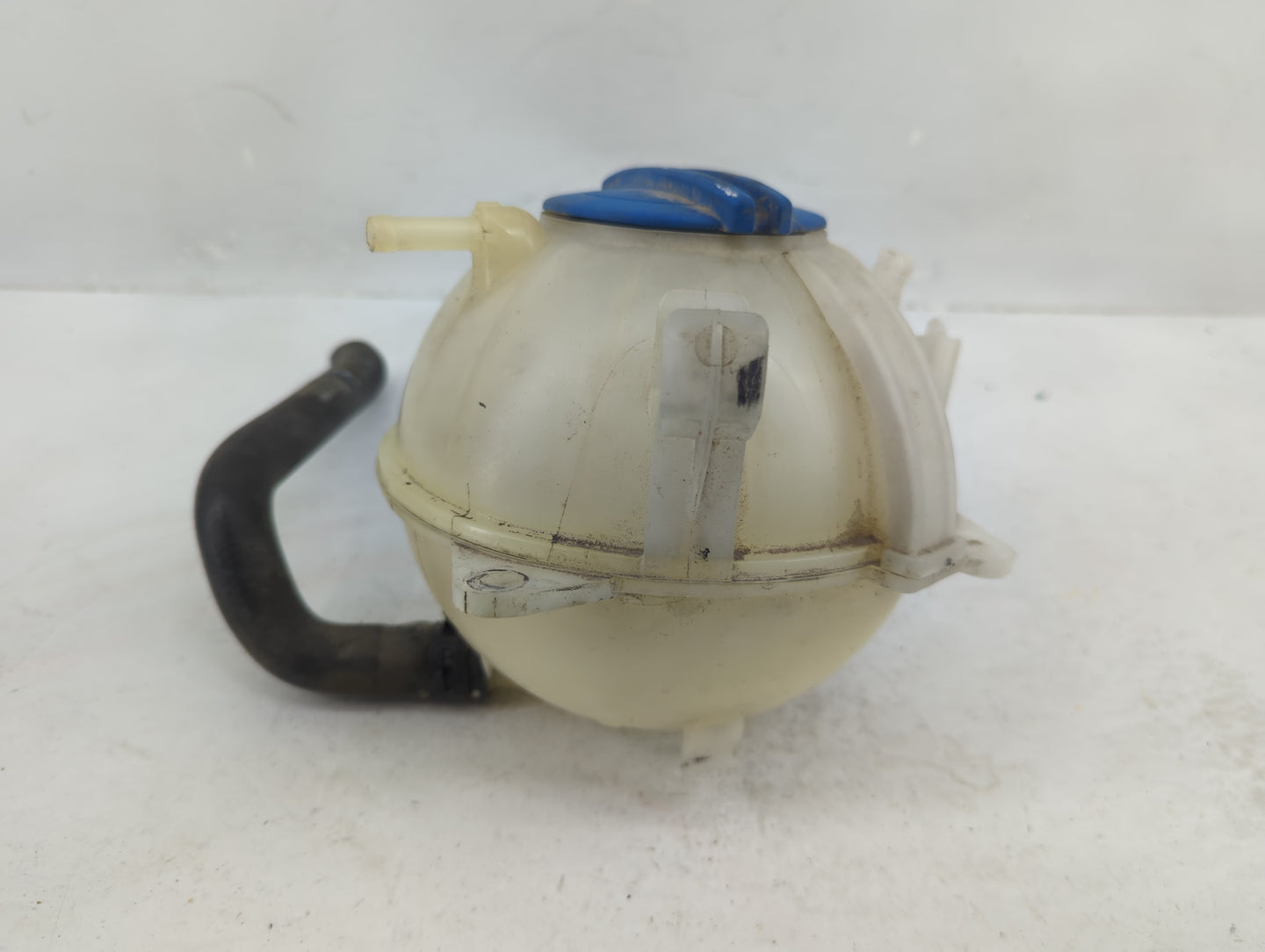 2005 Volkswagen Jetta Radiator Coolant Overflow Expansion Tank Bottle 1369145 - Oemusedautoparts1.com