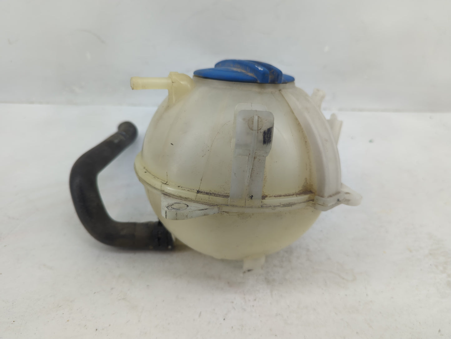 2005 Volkswagen Jetta Radiator Coolant Overflow Expansion Tank Bottle 1369145 - Oemusedautoparts1.com