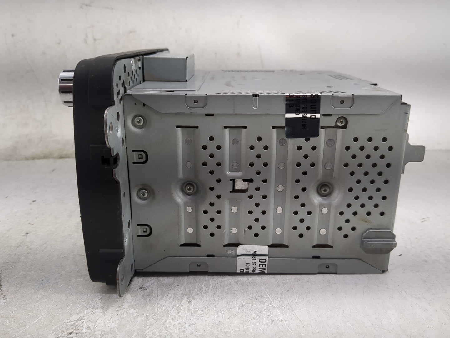 2012-2017 Volkswagen Jetta Radio AM FM Cd Player Receiver Replacement P/N:1K0035180AE 28321516 Fits OEM Used Auto Parts - Oe