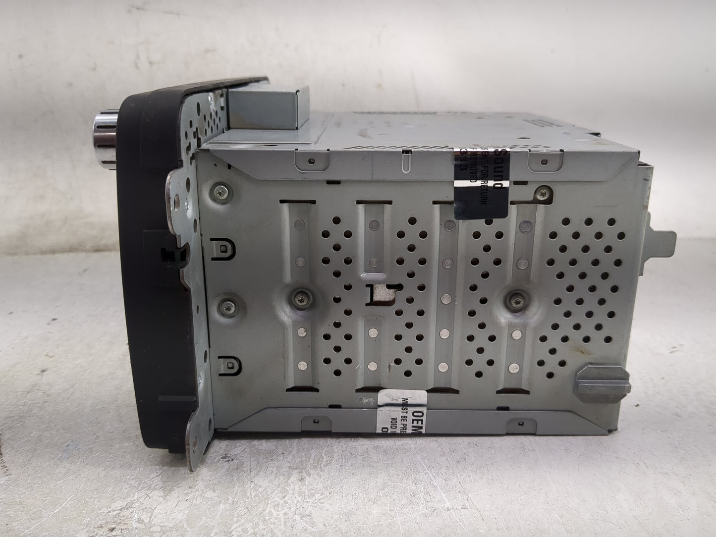 2012-2017 Volkswagen Jetta Radio AM FM Cd Player Receiver Replacement P/N:1K0035180AE 28321516 Fits OEM Used Auto Parts - Oe