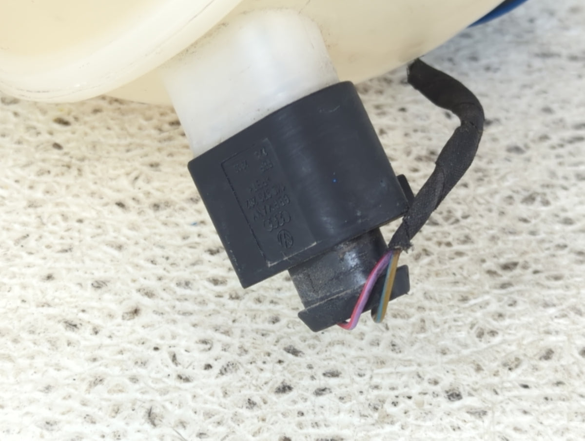 2005 Volkswagen Jetta Radiator Coolant Overflow Expansion Tank Bottle 1431959 - Oemusedautoparts1.com