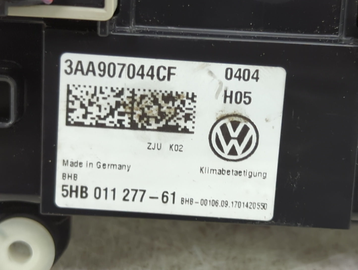 2013 Volkswagen Jetta Climate Control Module Temperature AC/Heater Replacement P/N:3AA907044CF 5HB011277-61 Fits OEM Used Au