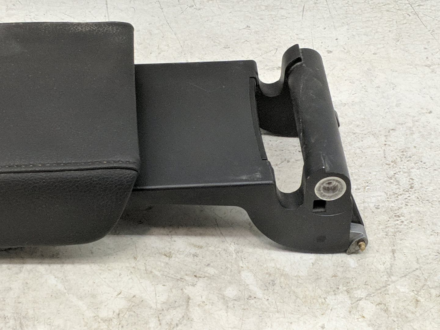 2013 Volkswagen Jetta Center Console Armrest Cover Lid Fits OEM Used Auto Parts - Oemusedautoparts1.com