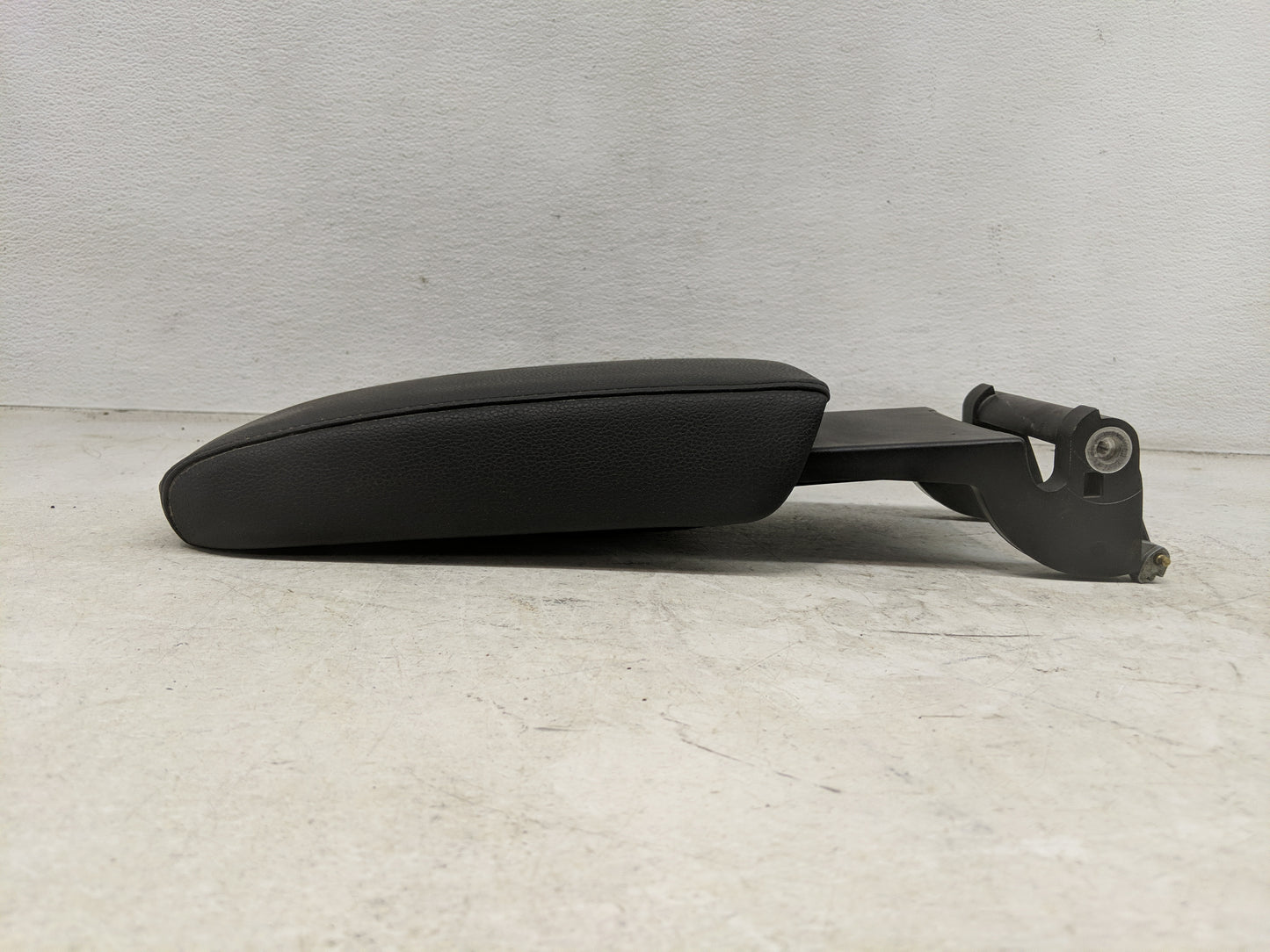 2013 Volkswagen Jetta Center Console Armrest Cover Lid Fits OEM Used Auto Parts - Oemusedautoparts1.com