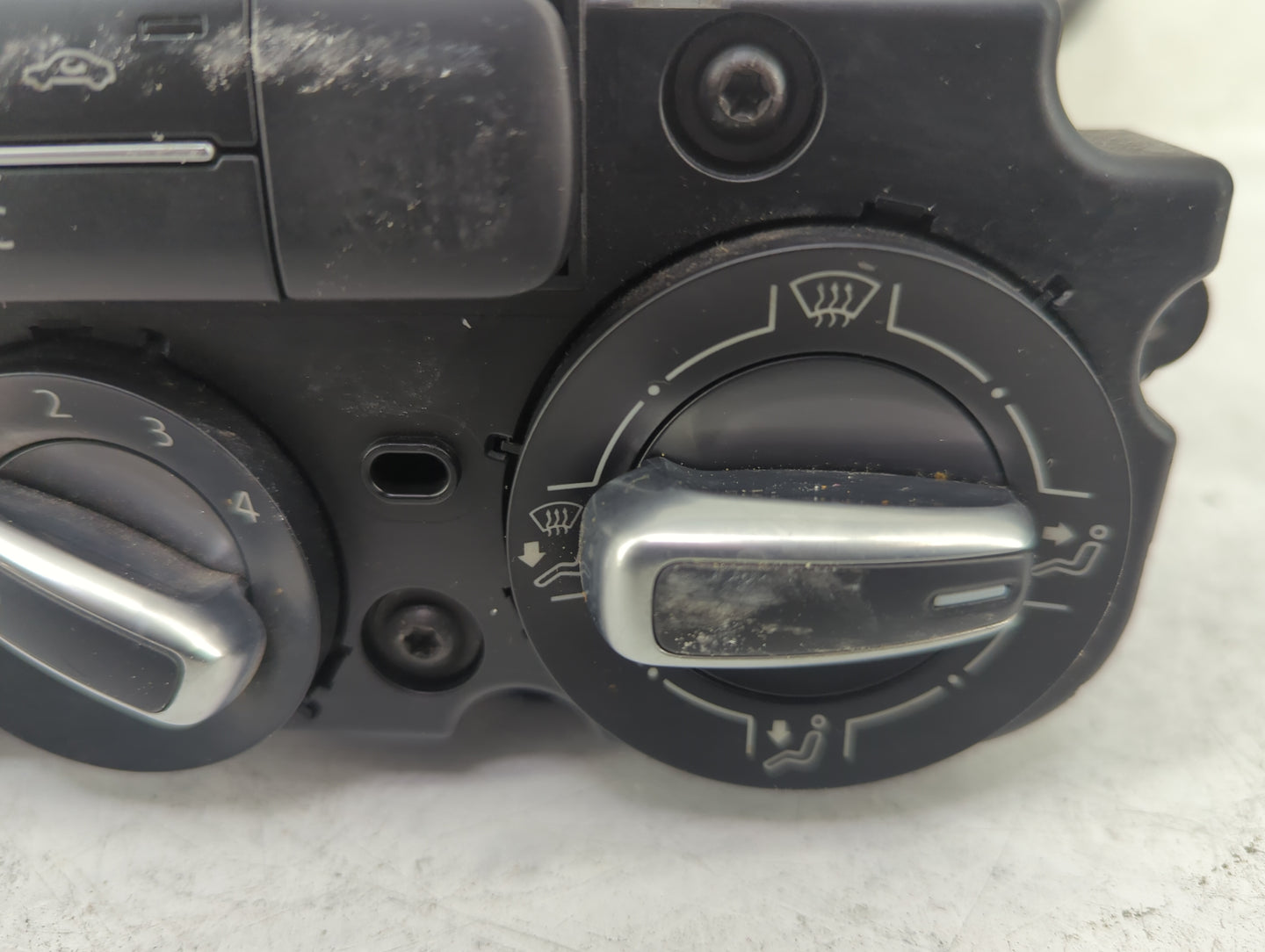 2011-2014 Volkswagen Jetta Climate Control Module Temperature AC/Heater Replacement Fits Fits 2011 2012 2013 2014 OEM Used A