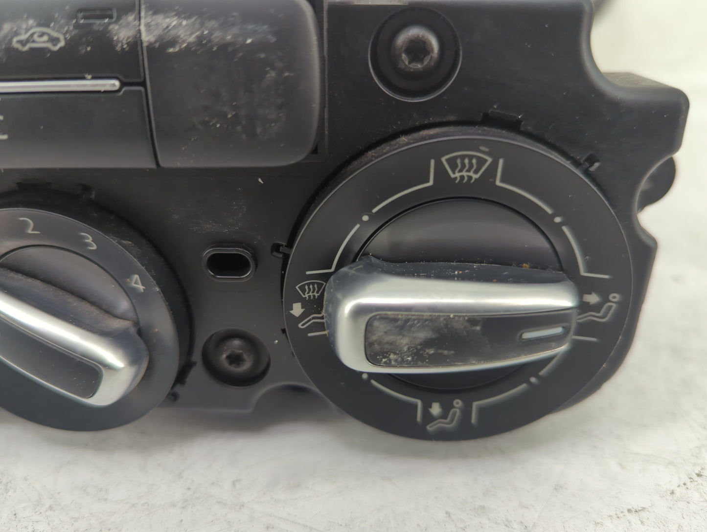 2011-2014 Volkswagen Jetta Climate Control Module Temperature AC/Heater Replacement Fits Fits 2011 2012 2013 2014 OEM Used A