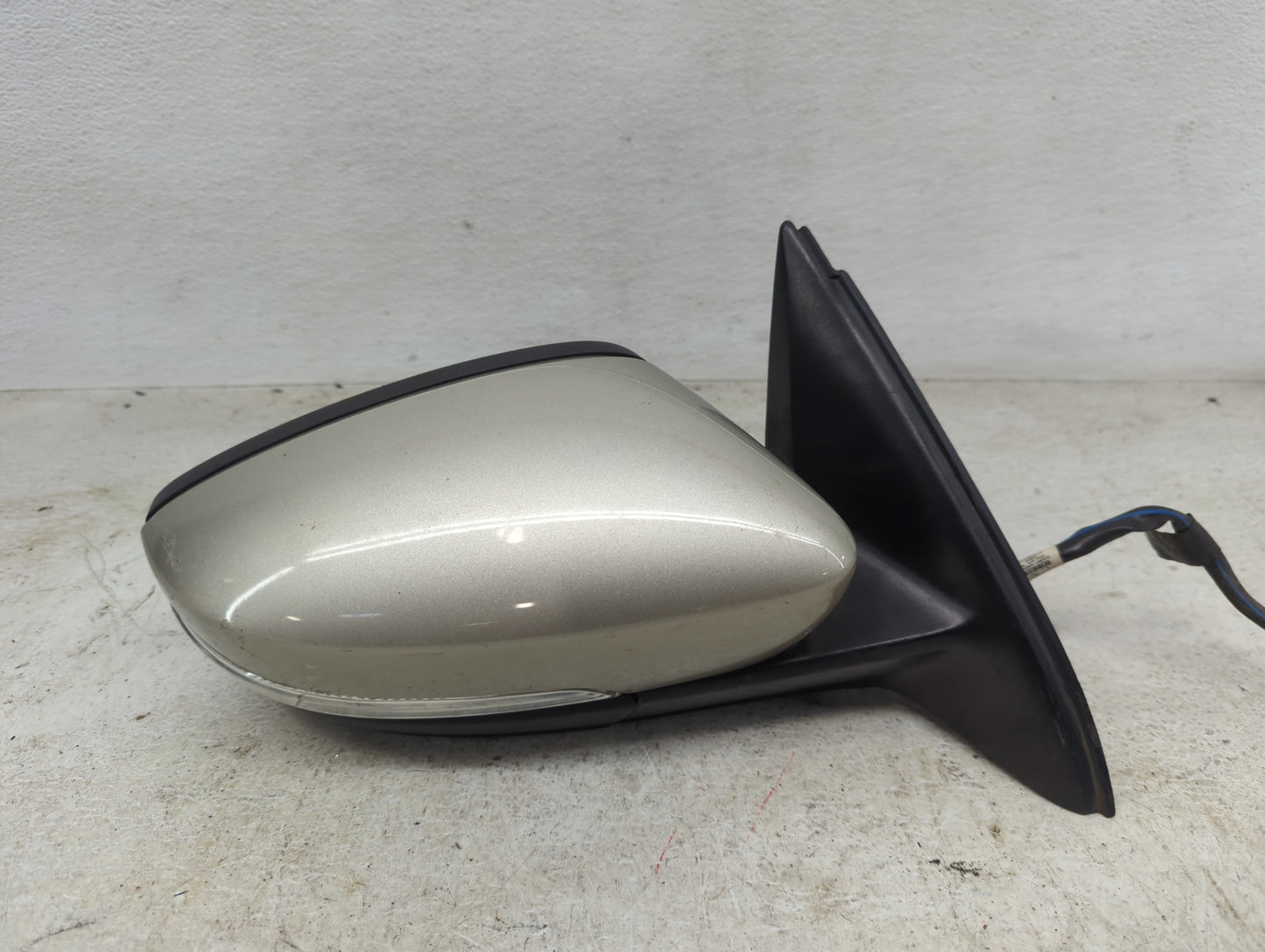 2011-2016 Volkswagen Jetta Passenger Side View Mirror - Right Door Mirror OEM Used - Oemusedautoparts1.com