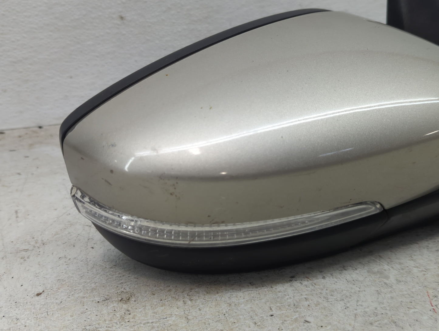 2011-2016 Volkswagen Jetta Passenger Side View Mirror - Right Door Mirror OEM Used - Oemusedautoparts1.com