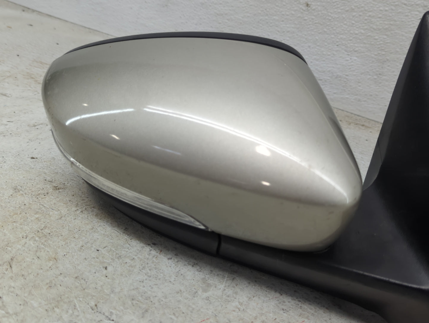 2011-2016 Volkswagen Jetta Passenger Side View Mirror - Right Door Mirror OEM Used - Oemusedautoparts1.com