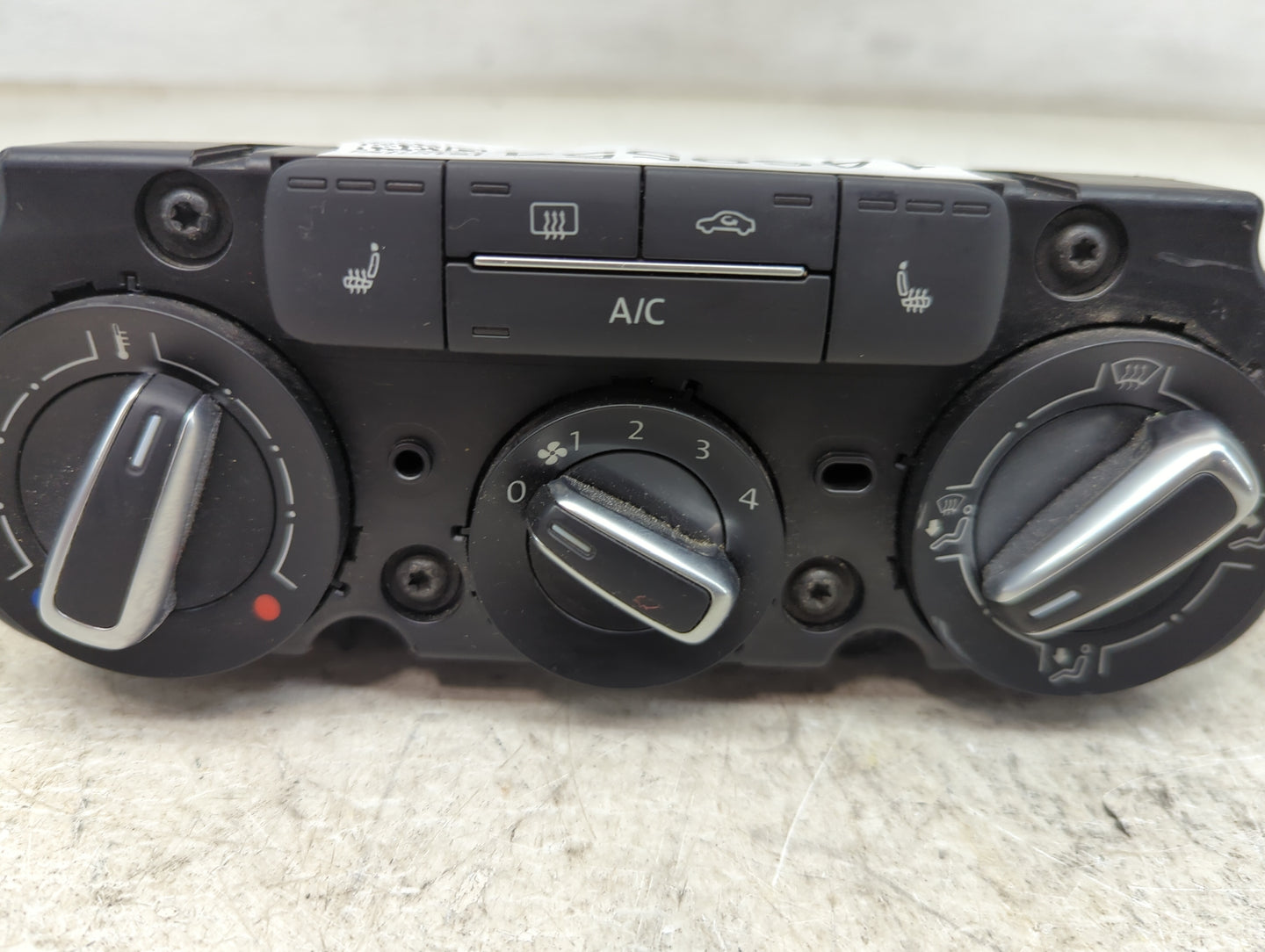 2011-2014 Volkswagen Jetta Climate Control Module Temperature AC/Heater Replacement P/N:5C1819045 90151-736/0000 Fits OEM Us