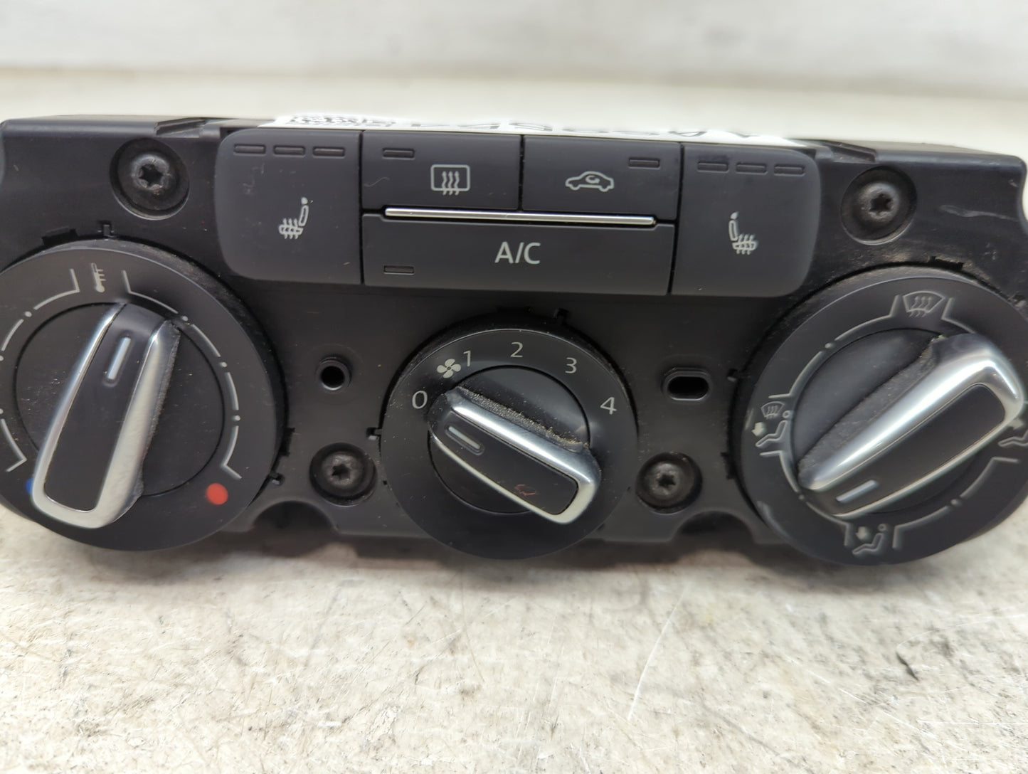 2011-2014 Volkswagen Jetta Climate Control Module Temperature AC/Heater Replacement P/N:5C1819045 90151-736/0000 Fits OEM Us