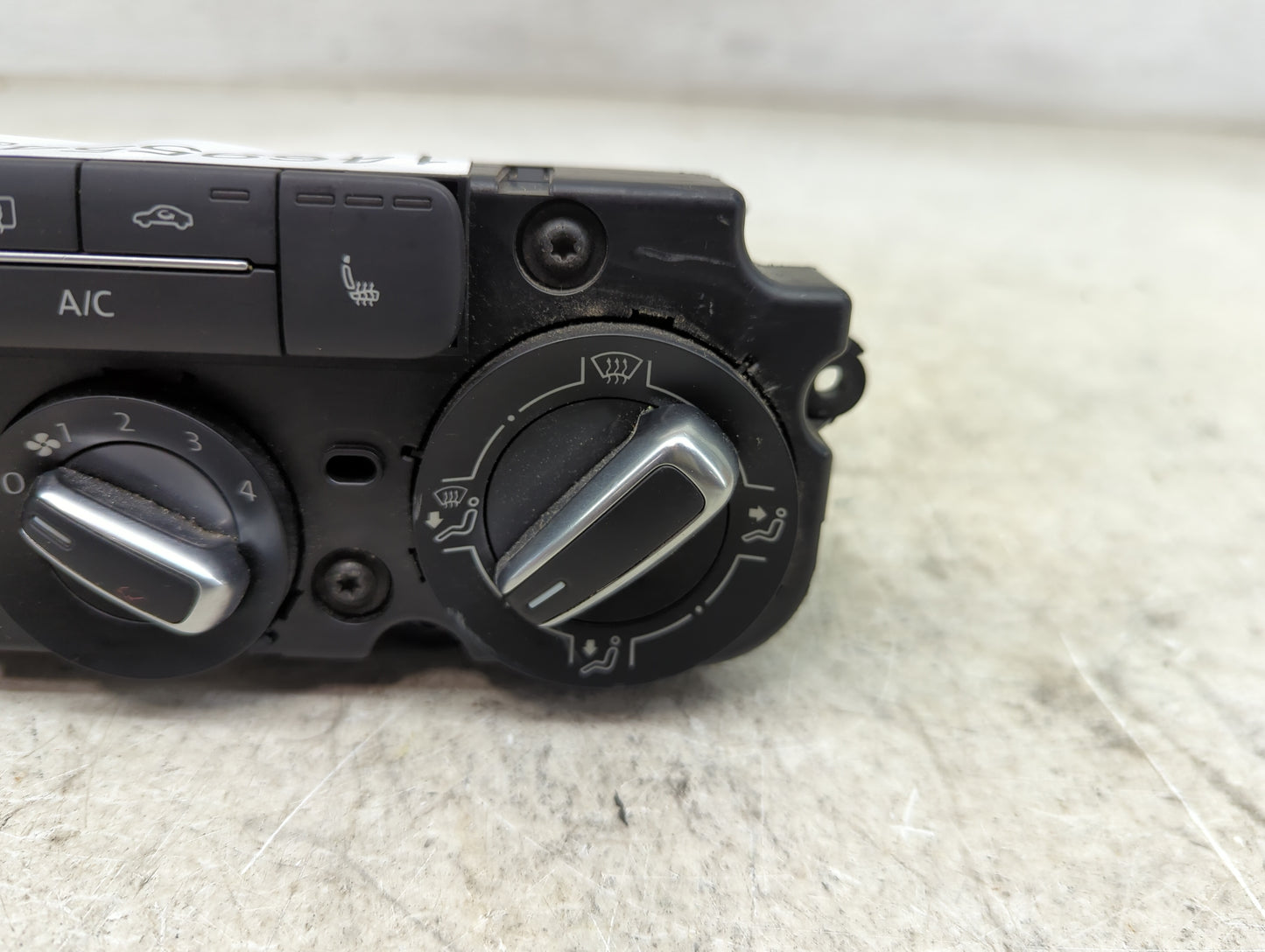 2011-2014 Volkswagen Jetta Climate Control Module Temperature AC/Heater Replacement P/N:5C1819045 90151-736/0000 Fits OEM Us