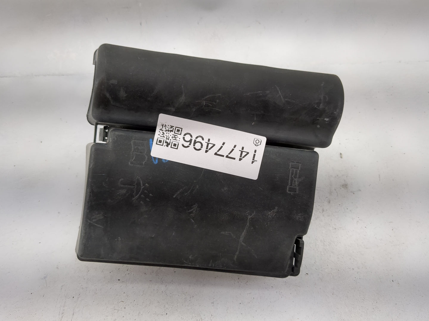 2010-2014 Volkswagen Jetta Fusebox Fuse Box Panel Relay Module P/N:5C0937132A Fits OEM Used Auto Parts - Oemusedautoparts1.c