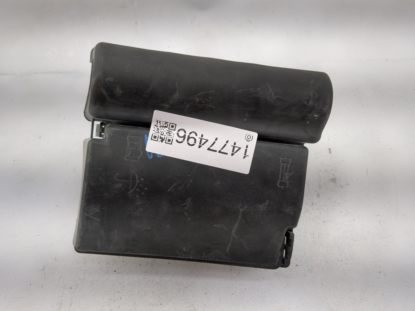 2010-2014 Volkswagen Jetta Fusebox Fuse Box Panel Relay Module P/N:5C0937132A Fits OEM Used Auto Parts - Oemusedautoparts1.c