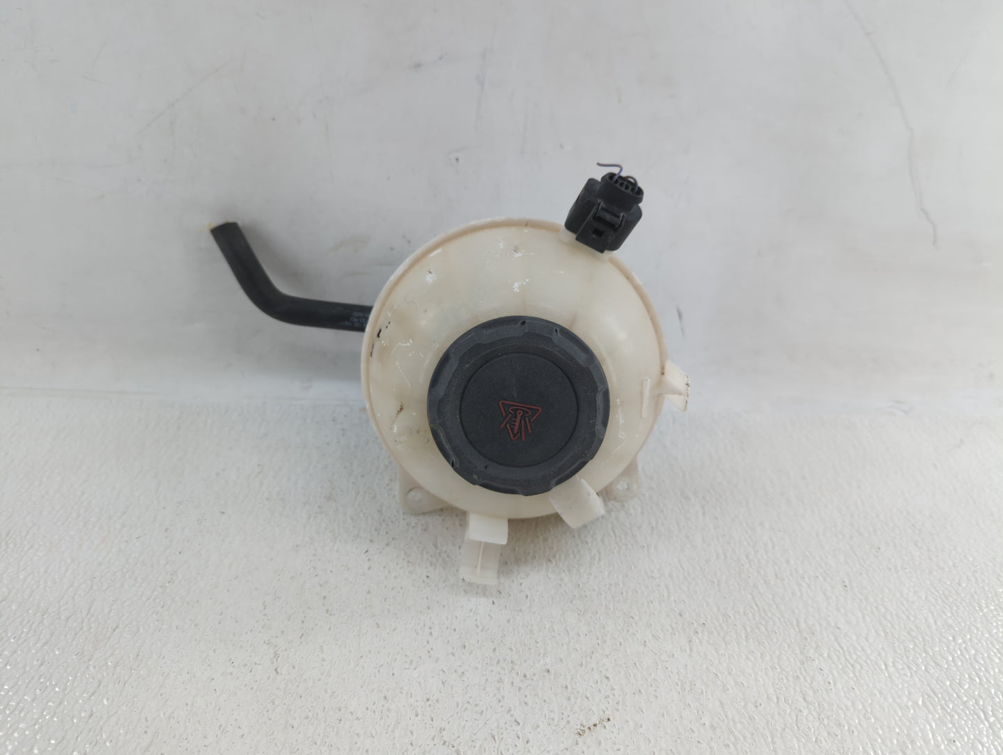 2005 Volkswagen Jetta Radiator Coolant Overflow Expansion Tank Bottle 339636 - Oemusedautoparts1.com