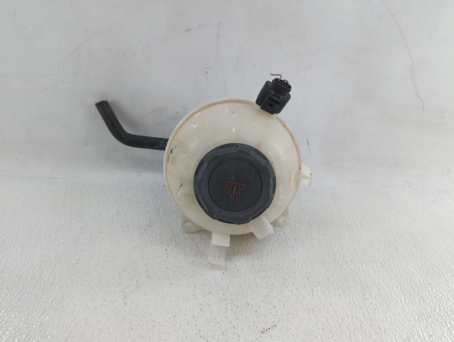 2005 Volkswagen Jetta Radiator Coolant Overflow Expansion Tank Bottle 339636 - Oemusedautoparts1.com