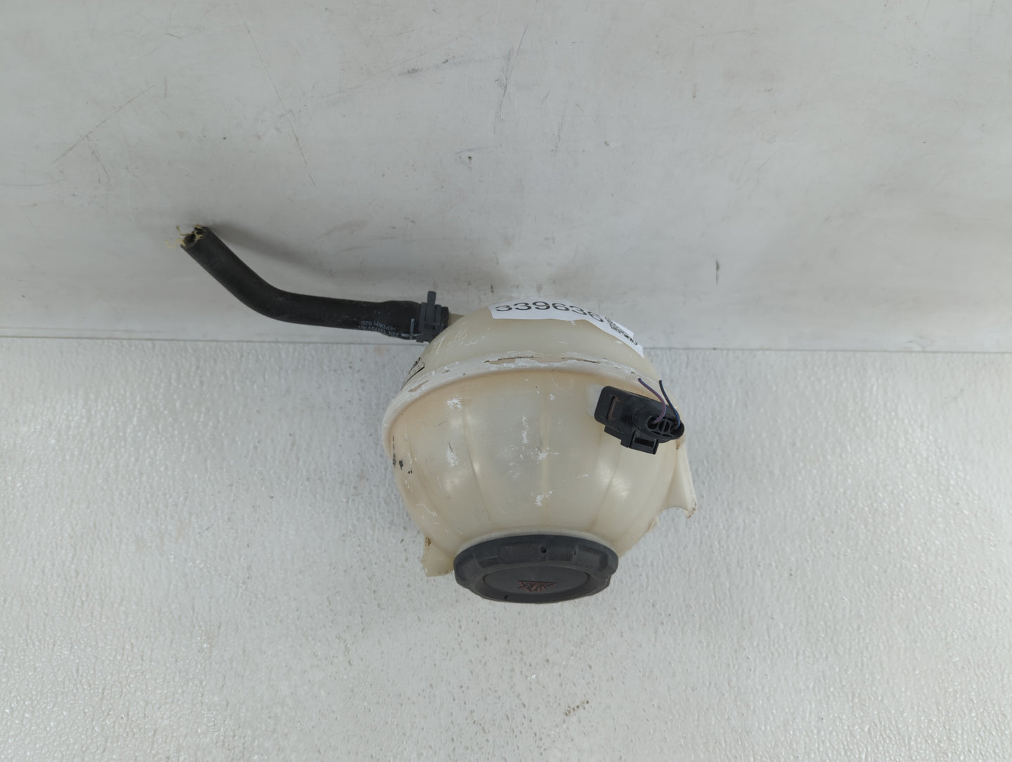 2005 Volkswagen Jetta Radiator Coolant Overflow Expansion Tank Bottle 339636 - Oemusedautoparts1.com