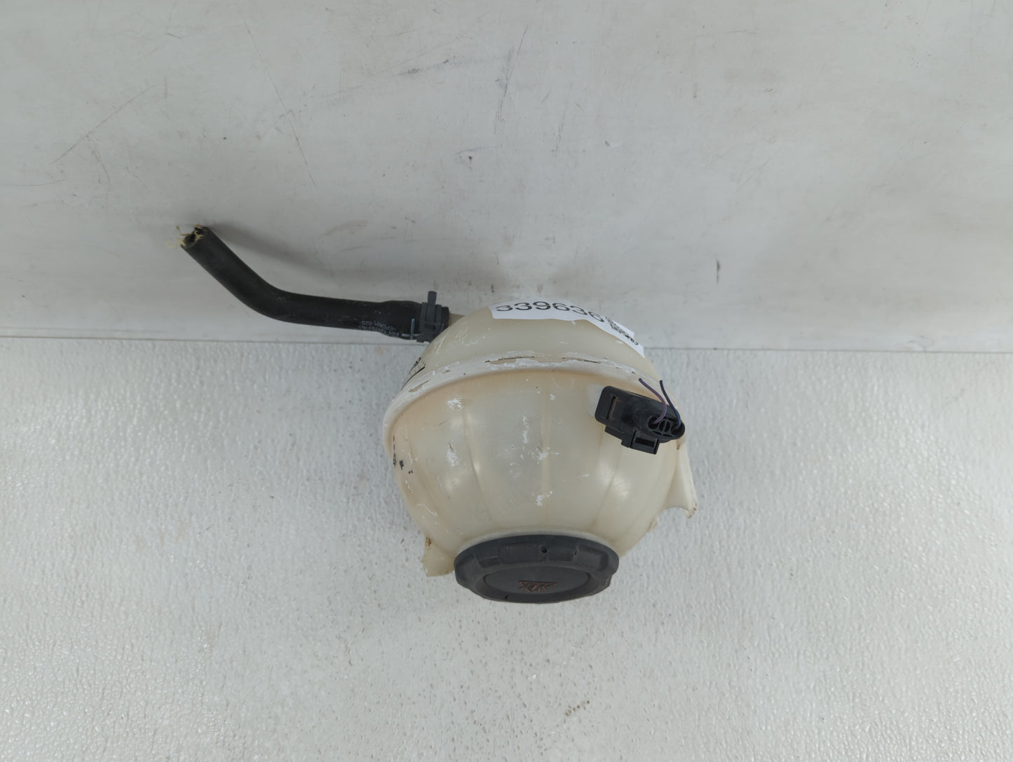 2005 Volkswagen Jetta Radiator Coolant Overflow Expansion Tank Bottle 339636 - Oemusedautoparts1.com