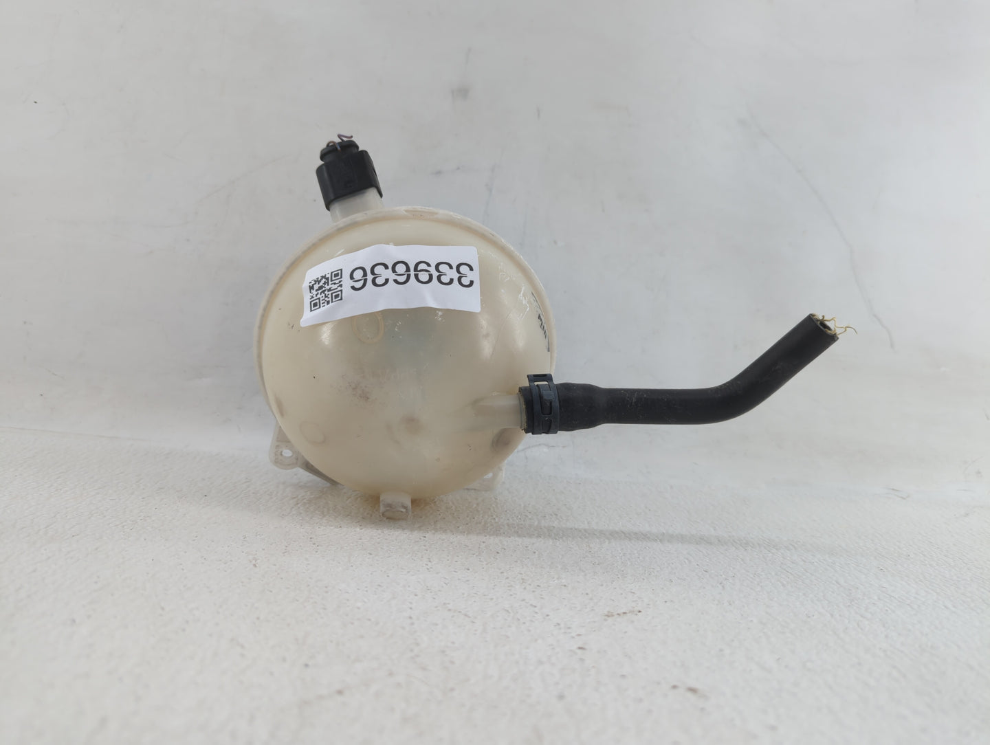 2005 Volkswagen Jetta Radiator Coolant Overflow Expansion Tank Bottle 339636 - Oemusedautoparts1.com