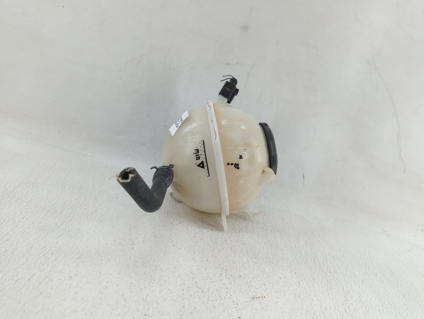 2005 Volkswagen Jetta Radiator Coolant Overflow Expansion Tank Bottle 339636 - Oemusedautoparts1.com