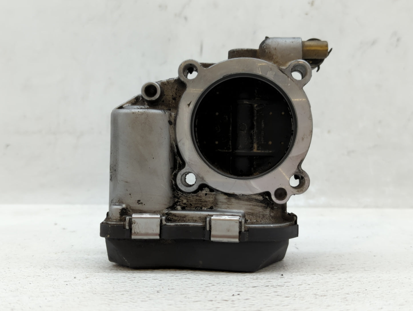 2011-2016 Volkswagen Jetta Throttle Body P/N:06G 133 062 J Fits Fits 2011 2012 2013 2014 2015 2016 OEM Used Auto Parts - Oem