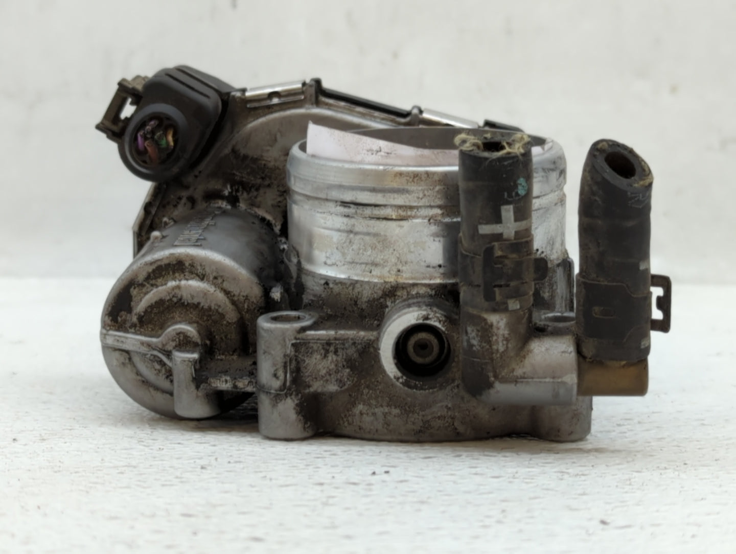2011-2016 Volkswagen Jetta Throttle Body P/N:06G 133 062 J Fits Fits 2011 2012 2013 2014 2015 2016 OEM Used Auto Parts - Oem