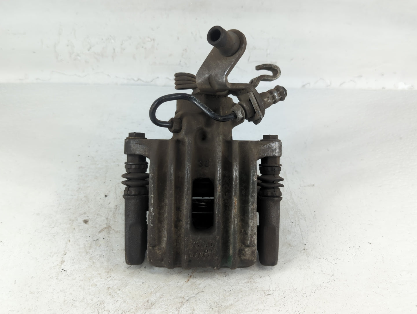 2013-2018 Volkswagen Jetta Front Driver Left Brake Caliper - Oemusedautoparts1.com