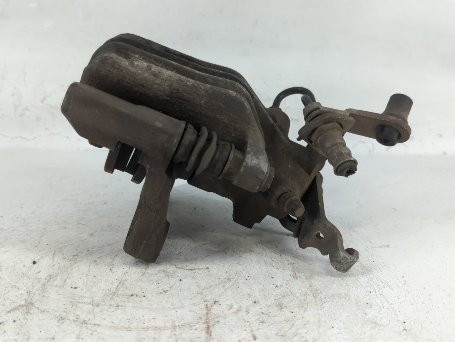 2013-2018 Volkswagen Jetta Front Driver Left Brake Caliper - Oemusedautoparts1.com