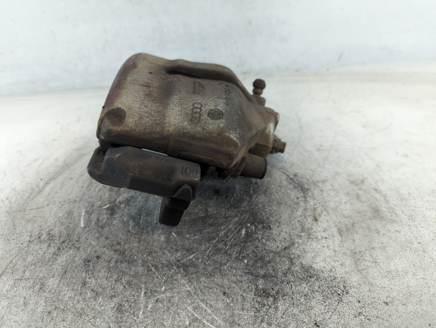 2011-2018 Volkswagen Jetta Front Driver Left Brake Caliper 699878 - Oemusedautoparts1.com