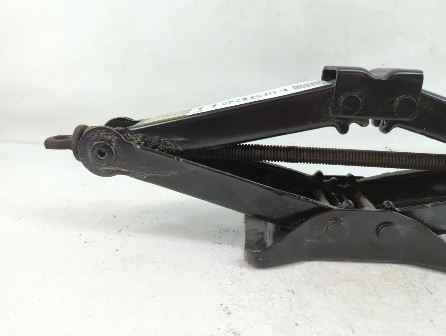 2013 Volkswagen Passat Spare Scissor Car Jack - Oemusedautoparts1.com